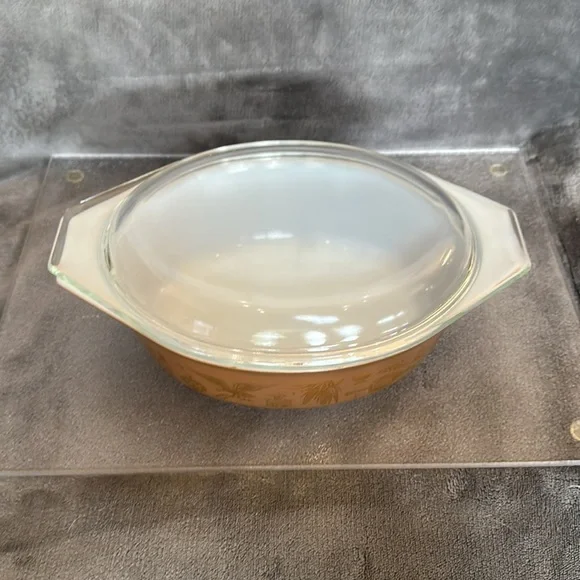 PYREX Early American 043 1.5 qt Casserole with lid - Picture 2 of 6